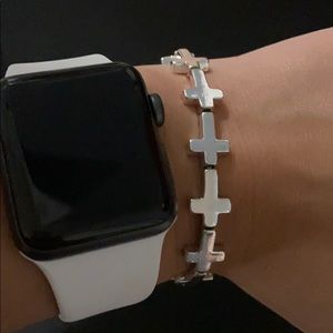 RARE BRANDY MELVILLE CROSS BRACELET